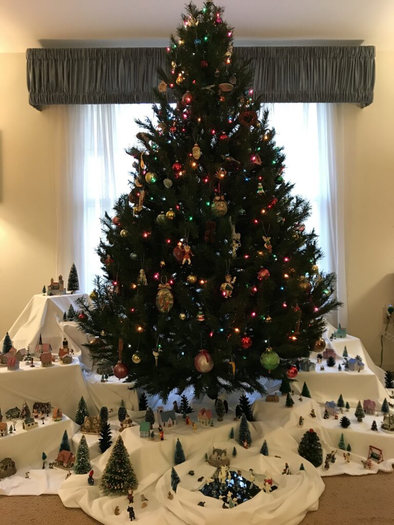 2020 Christmas tree and villages